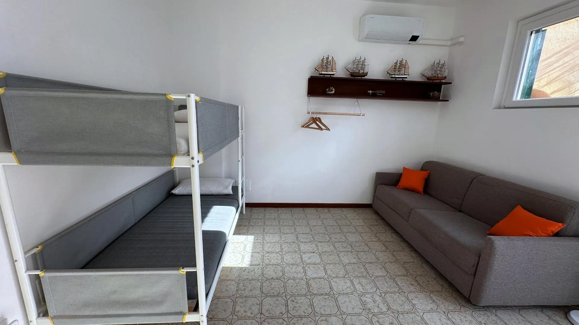 Terrace & Parking - Holiday Home Near Fegina Beach モンテロッソ・アル・マーレ 0*,