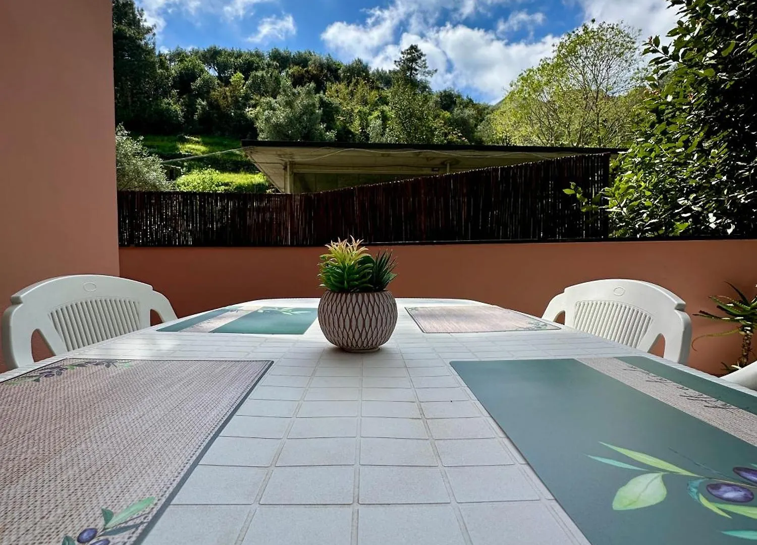 Terrace & Parking - Holiday Home Near Fegina Beach モンテロッソ・アル・マーレ 0*,  イタリア