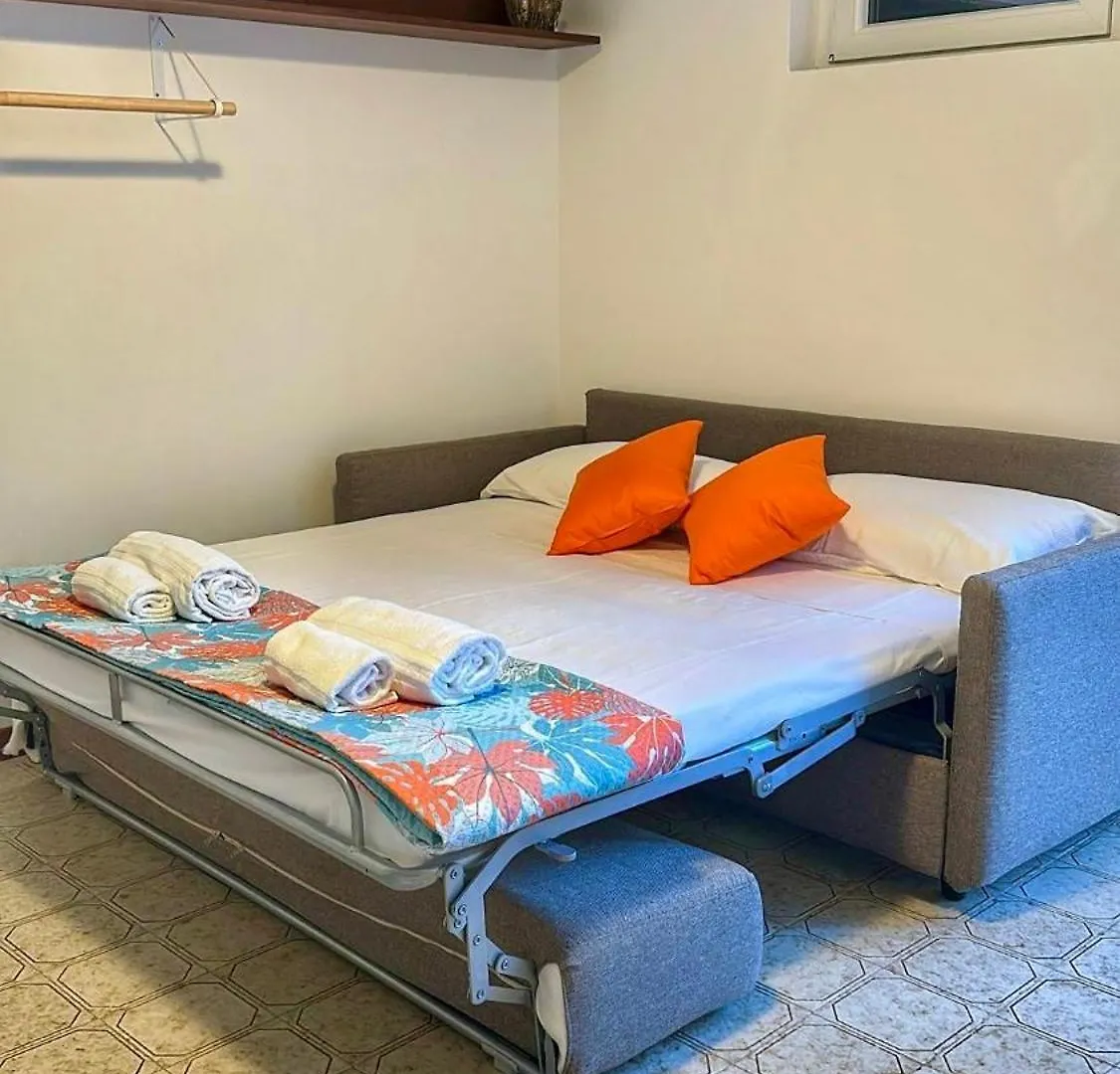 Terrace & Parking - Holiday Home Near Fegina Beach Monterosso al Mare Apartment